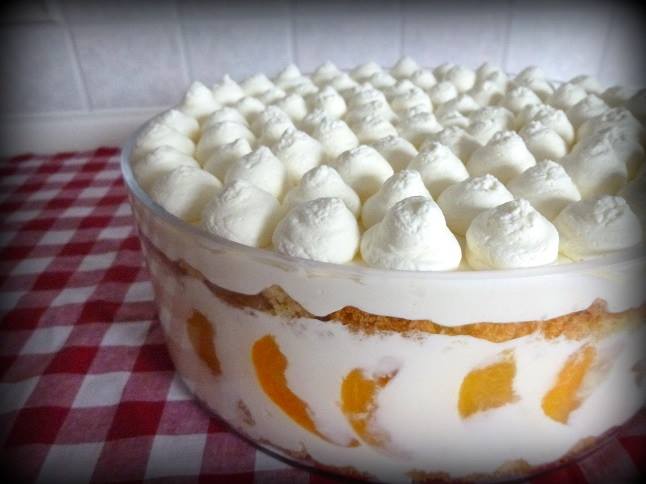 Käsesahnetorte mit Aprikosen